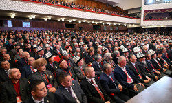 Акылбек Жапаров: Биринчи Элдик Курултай мамлекеттүүлүгүбүздү өнүктүрүүгө  салым кошот 