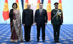 Садыр Жапаров бир канча өлкөнүн элчилеринен ишеним грамоталарын кабыл алды