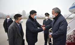 Ху Чуньхуа иш сапар менен Кыргызстанга келди