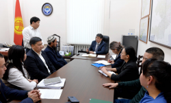 Бакыт Төрөбаев металлургдар менен тармактын негизги көйгөйлөрүн талкуулады