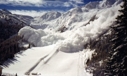 Тоолуу райондордо кар көчкү жүрүшү ыктымал