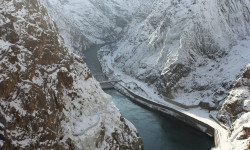 Объем воды в Токтогульском водохранилище продолжает падать