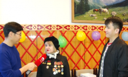 Москвада мекендешибиз пенсионердин жоголгон телефонун кайтарып берди