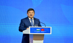 Акылбек Жапаров: Мирзиёевдин Кыргызстанга келишин тарыхый сапар катары баалайбыз