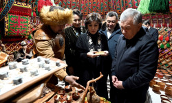  Шавкат Мирзиёев кыргыз элинин каада-салты менен таанышты