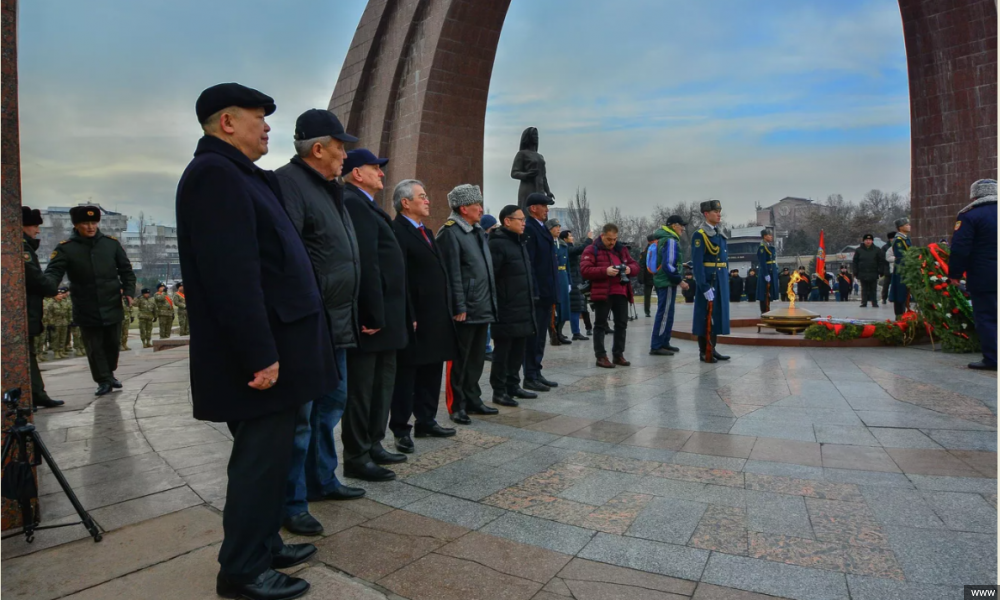 В Бишкеке в честь 80-летия победы в Сталинградской битве состоялся митинг-реквием