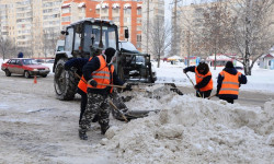 Бишкектин жолдорун кардан тазалоо иштери жүрүп жатат