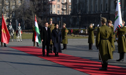 Состоялась церемония официальной встречи Президента Садыра Жапарова с Президентом Венгрии Каталин Новак