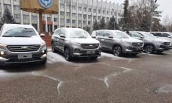 Таластын жетекчилерине жаңы кызматтык унаалар тапшырылды