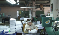 Кыргызстан паспорт менен сомду өзү басып чыгара баштайт