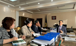 Каныбек Иманалиев мугалимдердин статусун жогорулатууну талкуулады