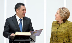 Президент Садыр Жапаров Россия Федерациясынын Федералдык Жыйынынын Федерация Кеңешинин Төрайымы Валентина Матвиенко менен жолугушту