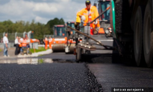 Полностью отремонтирована центральная дорога через город Балыкчы