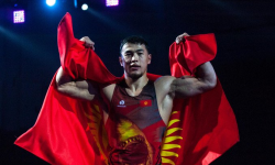 Акжол Махмудов стал двукратным чемпионом мира