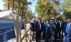 А.Жапаров посетил республиканскую агропромышленную выставку «АгроТехЭкспо2023» в Бишкеке