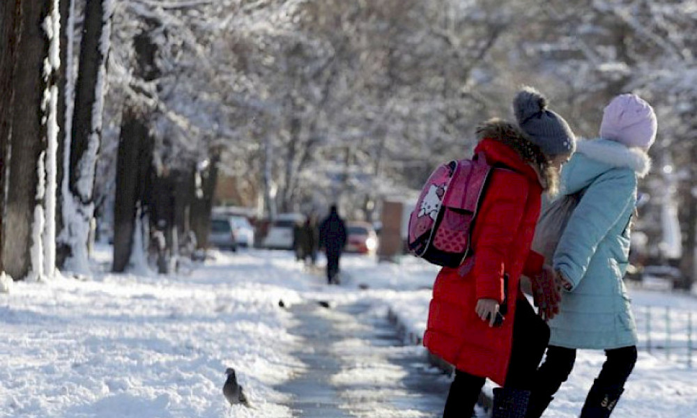 В Кыргызстане зимние школьные каникулы продлятся 14 дней