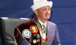 Биз экөөбүз: Дүйнөнүн  төрт  жолку  чемпиону К.Осмоналиев  жана  жубайы    Медеркан  Осмоналиева (аудио)