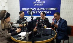 Түз эфирдеги жолугушуу: Ырчы Гүлзат Байзакова, өмүрлүк жолдошу Ишен Календеров жана уулу Эмиль (аудио)