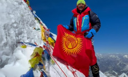 Кыргызстанский альпинист Эдуард Кубатов покорил пик Макалу без кислорода 