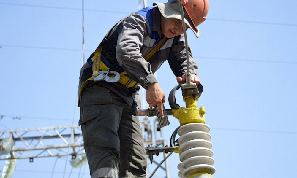 Кыргыз энергетиктери алты өлкөнү жеңди