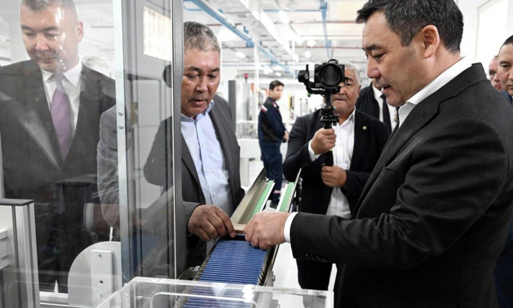 Президент кыргызстандыктарды ID картаны акысыз алмаштыруу боюнча акцияга катышууга чакырды