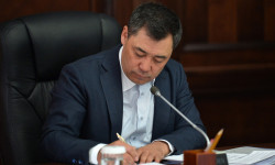 Подписан Закон «Об административно-территориальных единицах на уровне айылных аймаков и городов»