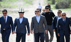 Президент Садыр Жапаров открыл малую ГЭС «Кайнама» в Токтогульском районе