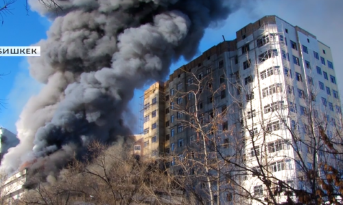 Пожар в Бишкеке: сгорела церковь и частная школа, пострадавших нет