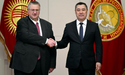 Президент Садыр Жапаров Россиянын Өкмөтүнүн Төрагасынын орун басары Алексей Оверчукту кабыл алды