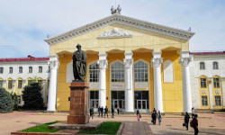 Кыргызстандын жогорку окуу жайлары абитуриенттерди кабыл алууну баштады