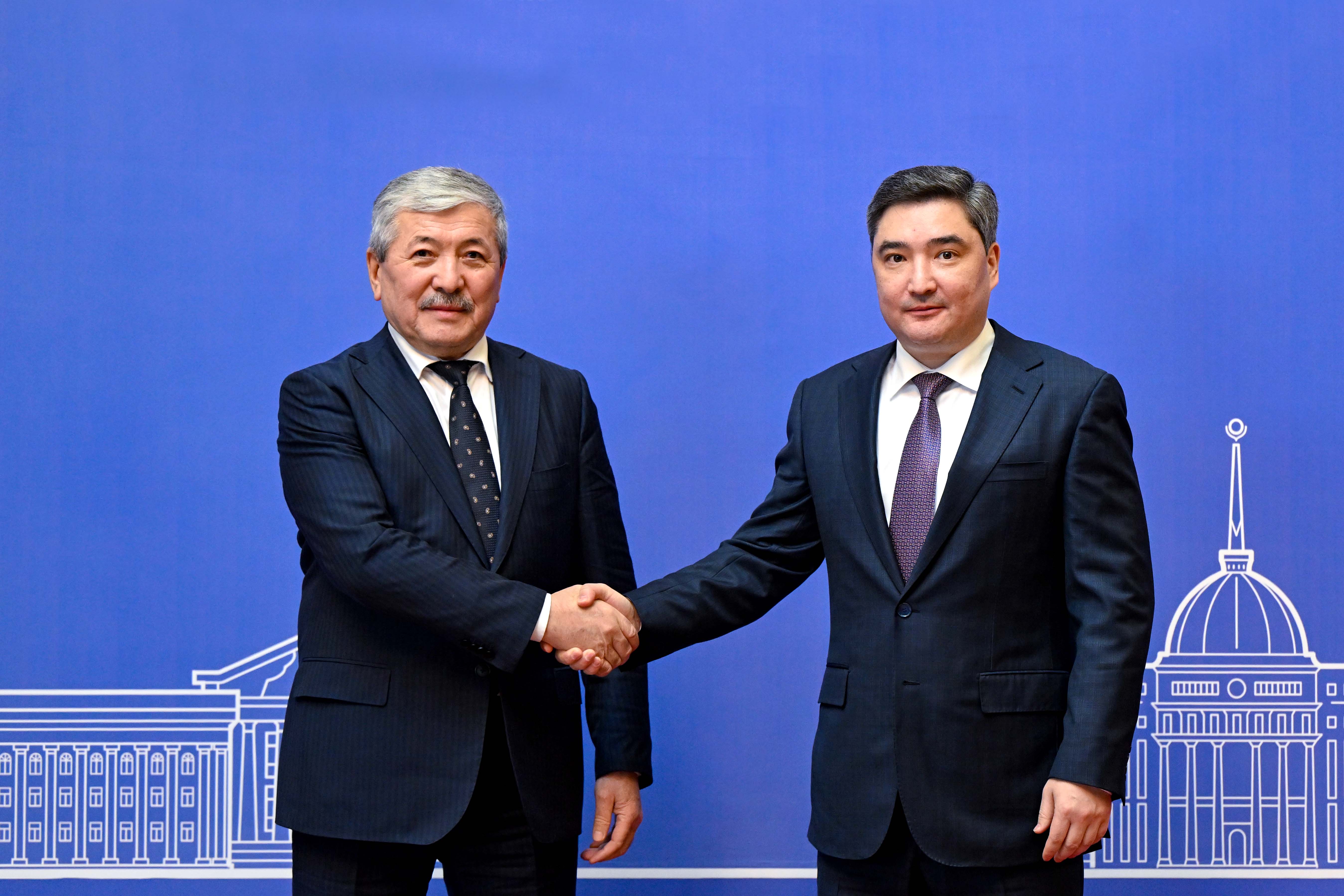 Астана шаарында Кыргыз-казак өкмөттөр аралык кеңешинин тар курамдагы жыйыны болду