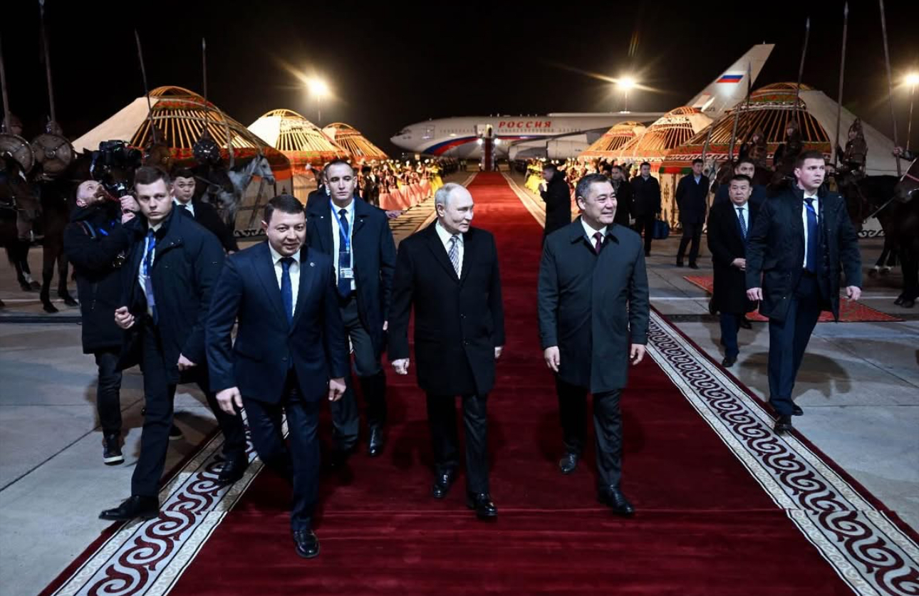 Владимир Путин Кыргызстанга мамлекеттик сапары менен келди