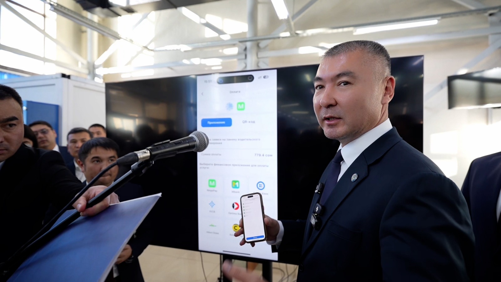 Туманбаев: Айдоочулук күбөлүктү алмаштыруунун онлайн системасы ишке кирди