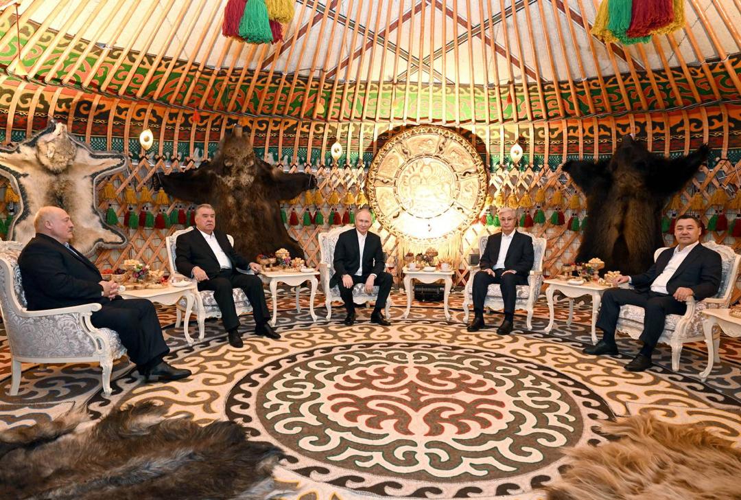 ЖККУ: өлкө башчылар "Ала-Арча" мамлекеттик резиденциясында