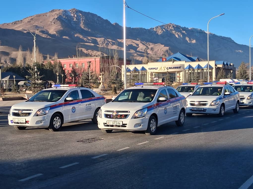 Нарын: Шайлоо күнү 400дөн ашык милиция күчөтүлгөн тартипте иш алып барат