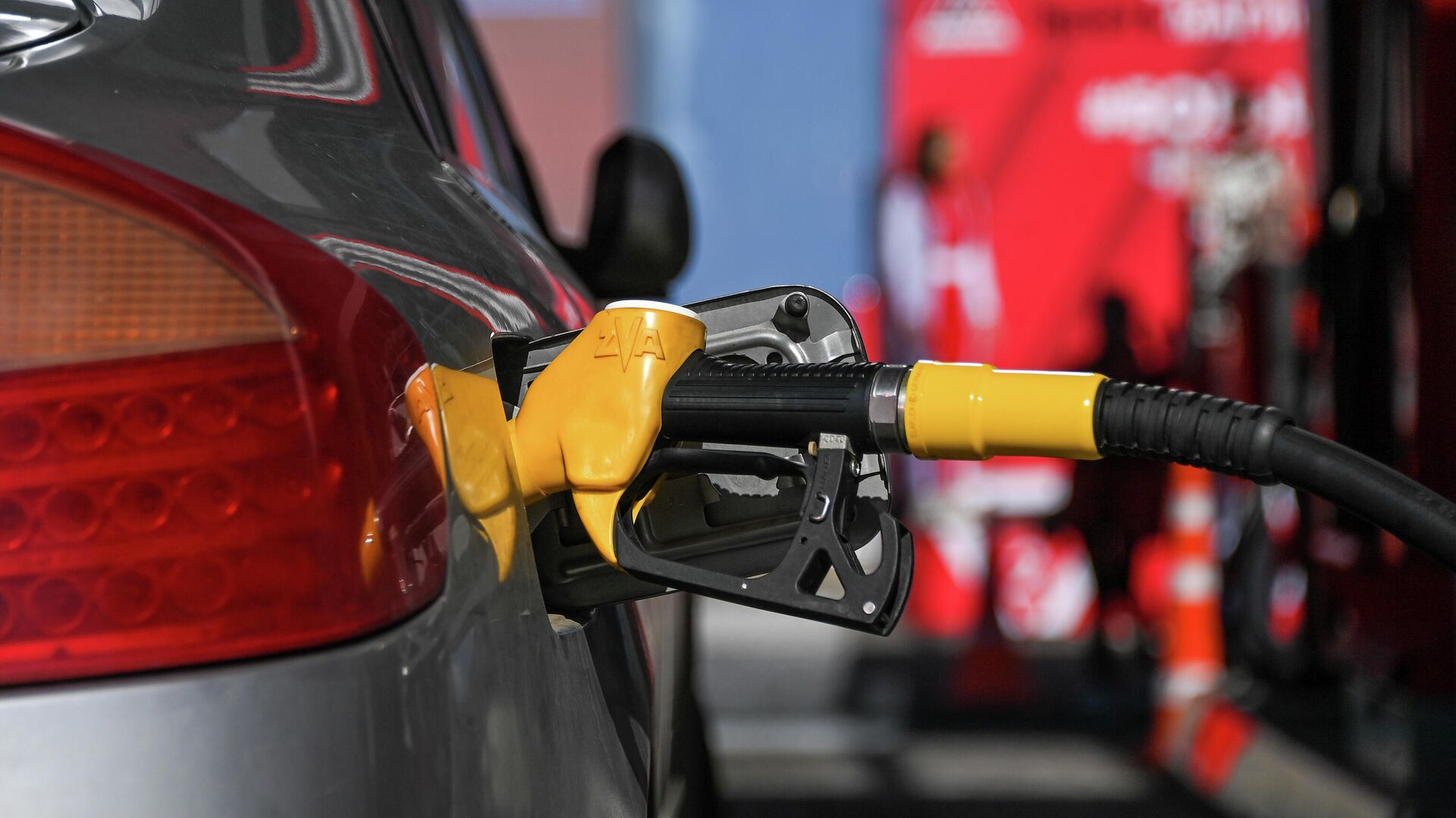 Данияр Амангелдиев: Күйүүчү май боюнча Россия менен жаңы келишим түзүлдү