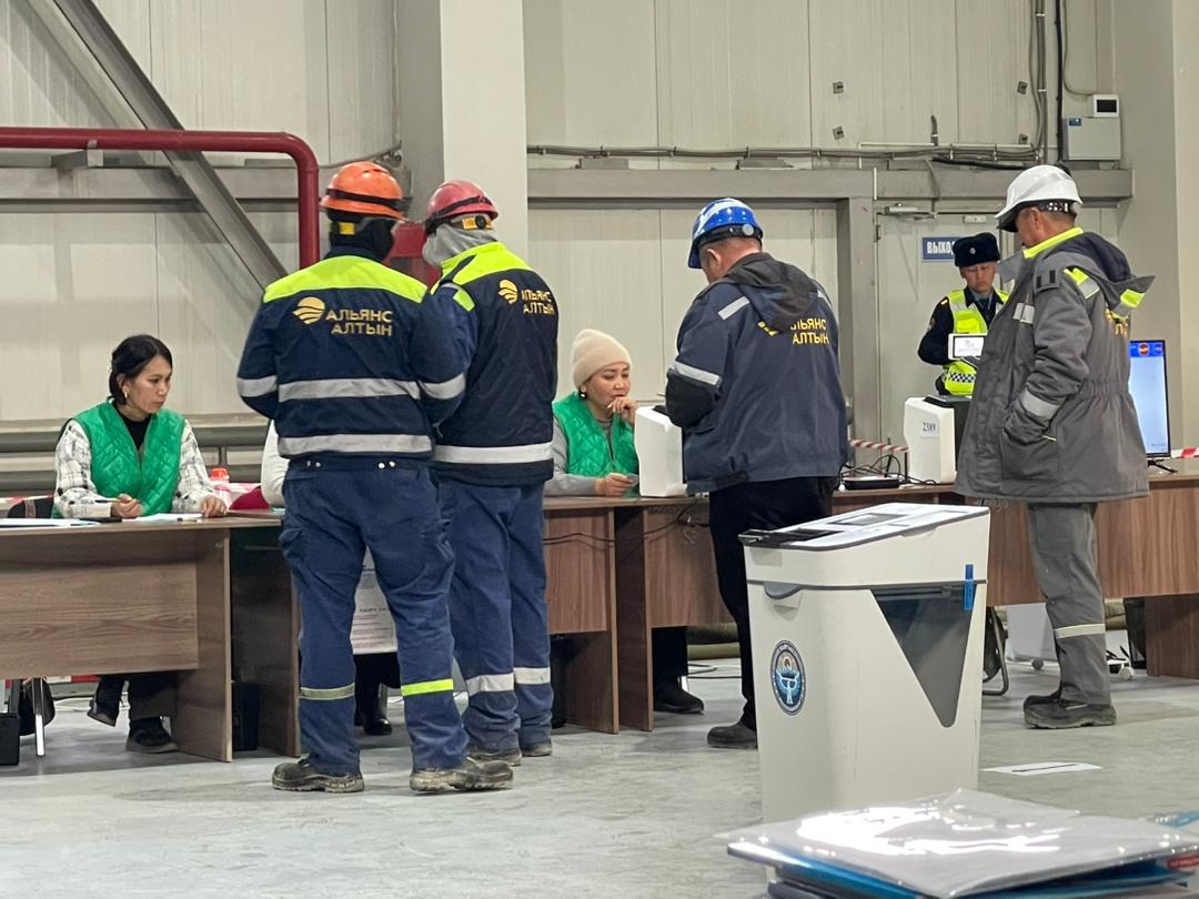 “Жерүй” алтын кениндеги кызматкерлер добуштарын беришти