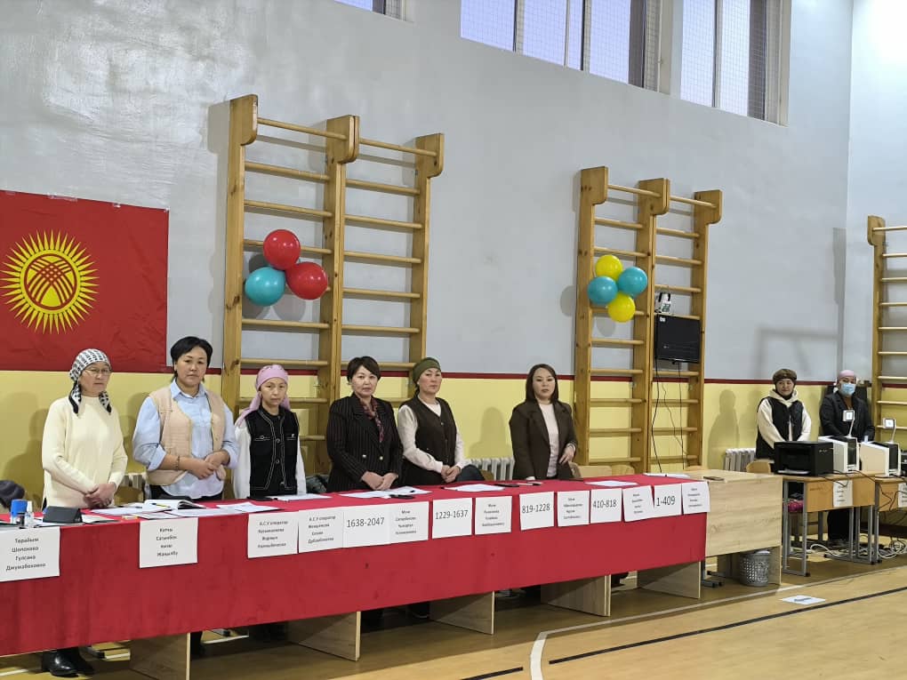 Шайлоо-2025: Нарындагы эки округда шайлоо тынч өтүүдө