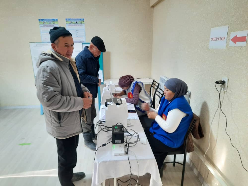 Шайлоо-2025: Нарында шайлоо тынч өтүүдө