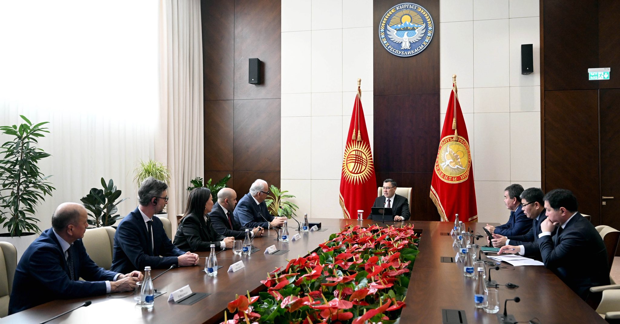 Президент Садыр Жапаров Ненад Лаловичти жана Мохаммед Аль-Авамлехти кабыл алды