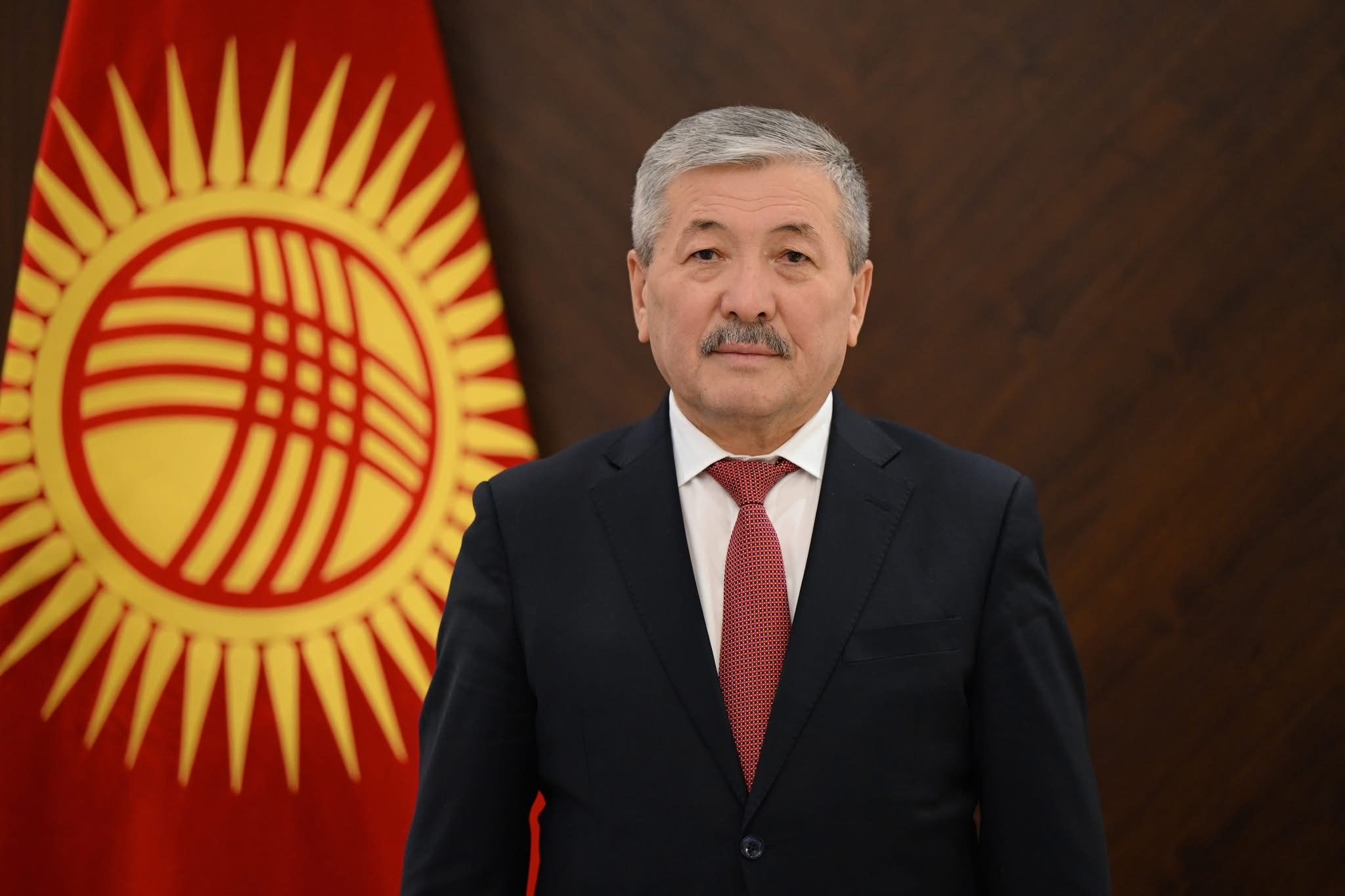 Адылбек Касымалиев Радио жана телекөрсөтүү кызматкерлеринин күнү менен куттуктады