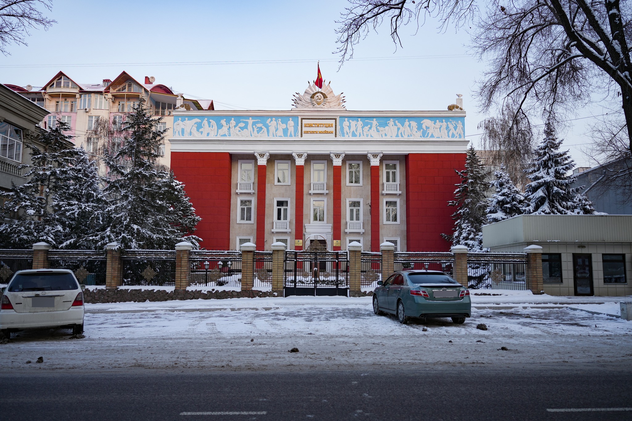 Конституциялык сот: “Өлүм жазасын” киргизүү конституцияга ылайык келбейт