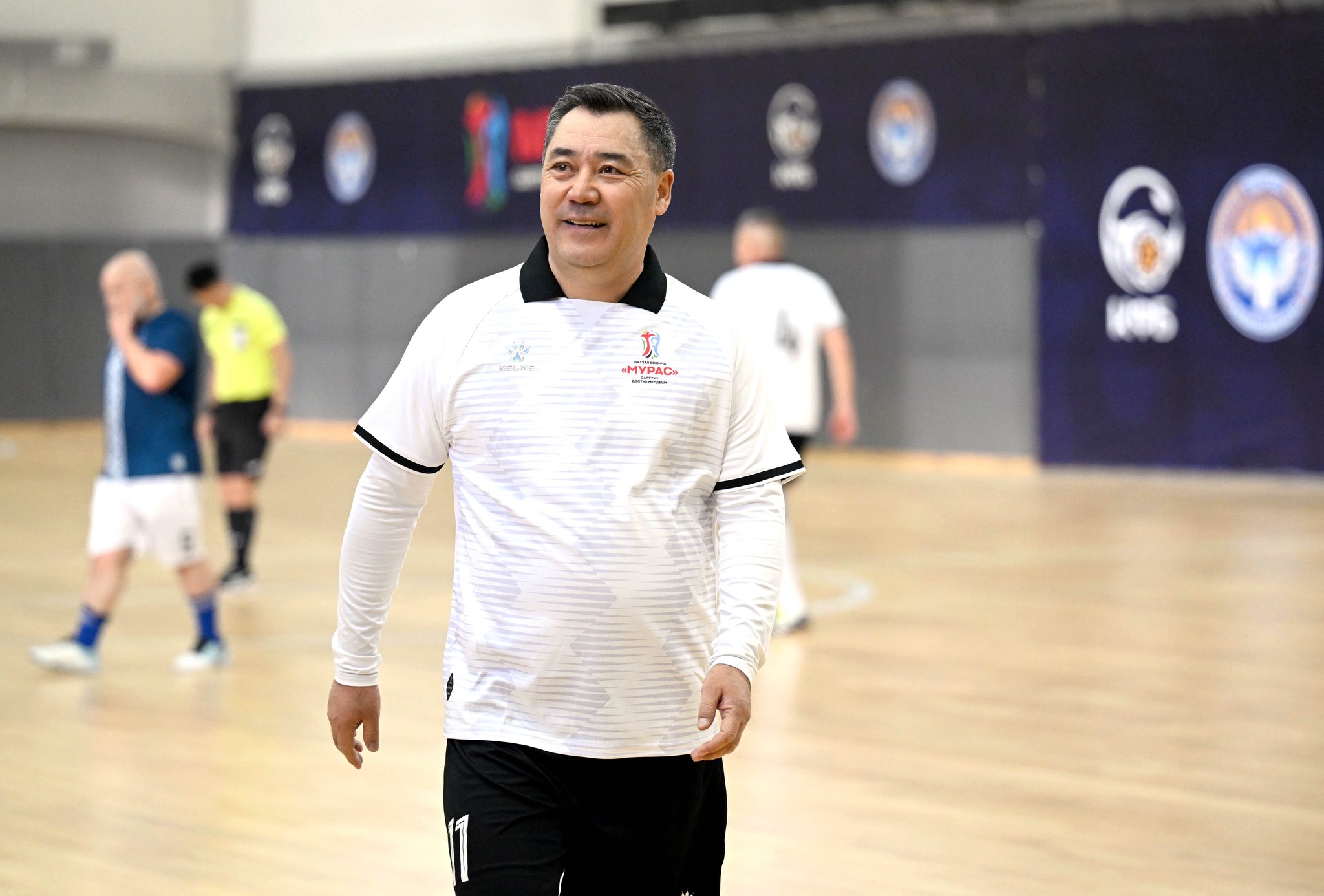 Президент Садыр Жапаровдун катышуусунда «Мурас» футболдук турниринин экинчи күнү өтүүдө