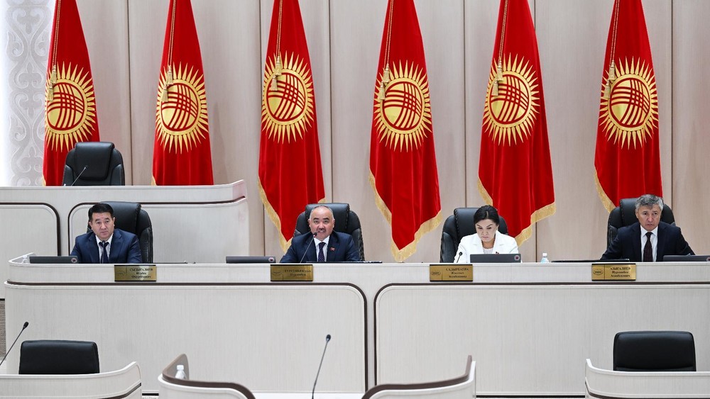 Жогорку Кеңештин төрагасы ким болду?