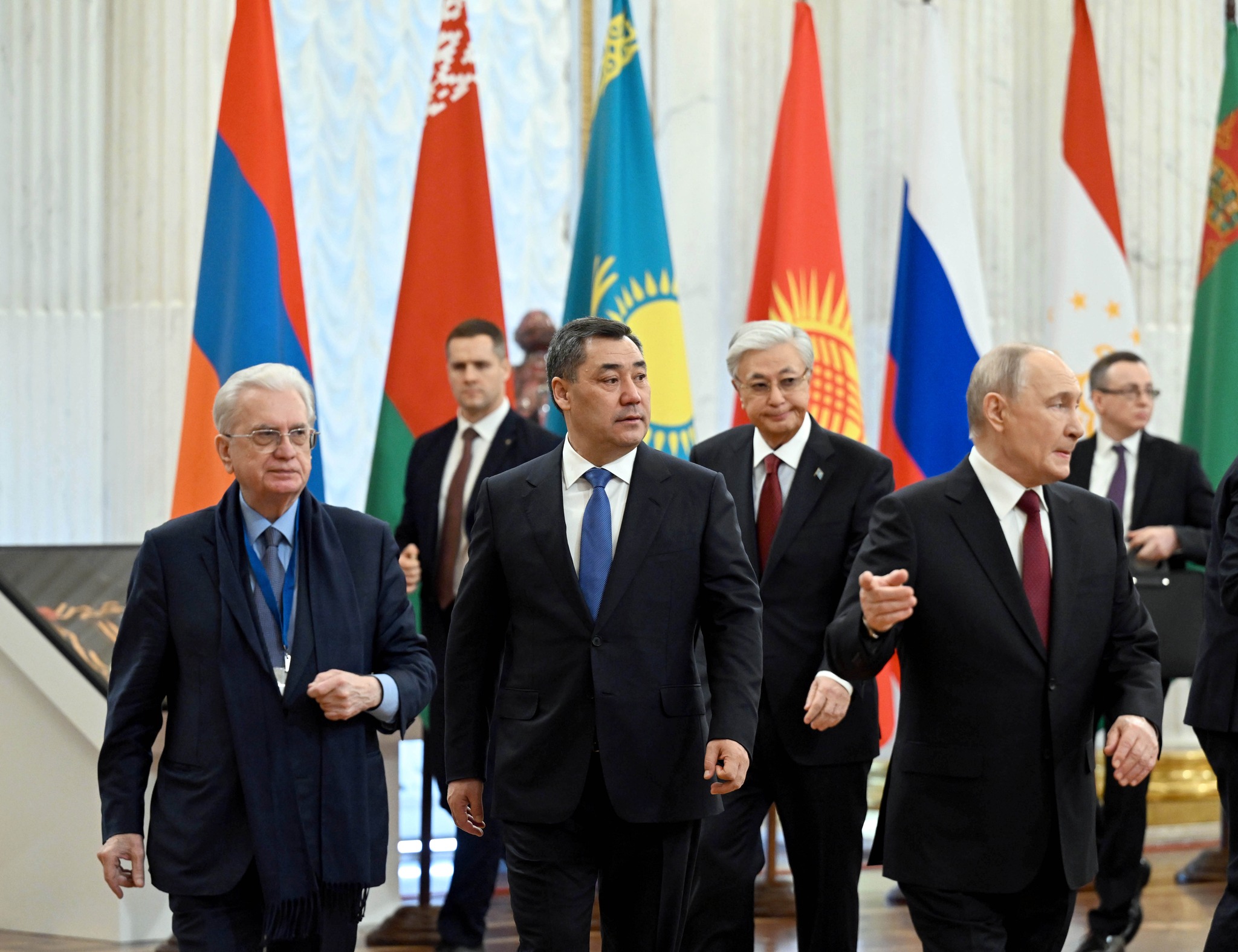 Президент Садыр Жапаров Санкт-Петербург шаарында КМШга мүчө-мамлекеттердин башчыларынын бейформал жолугушуусуна катышты 