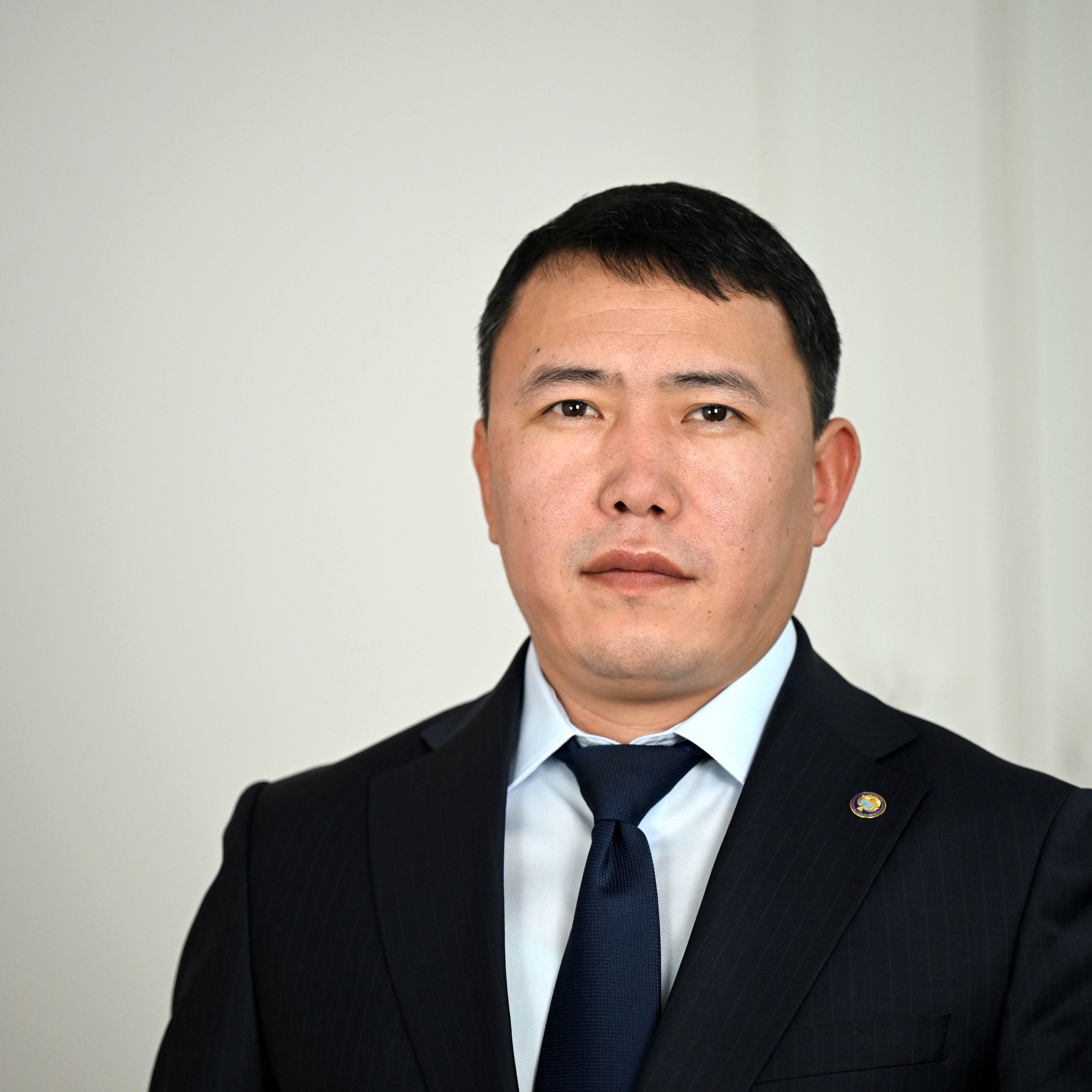 Президенттин тапшырмасы: Өлкө ичинде аба каттамдарга баалар төмөнкү чекте белгиленди