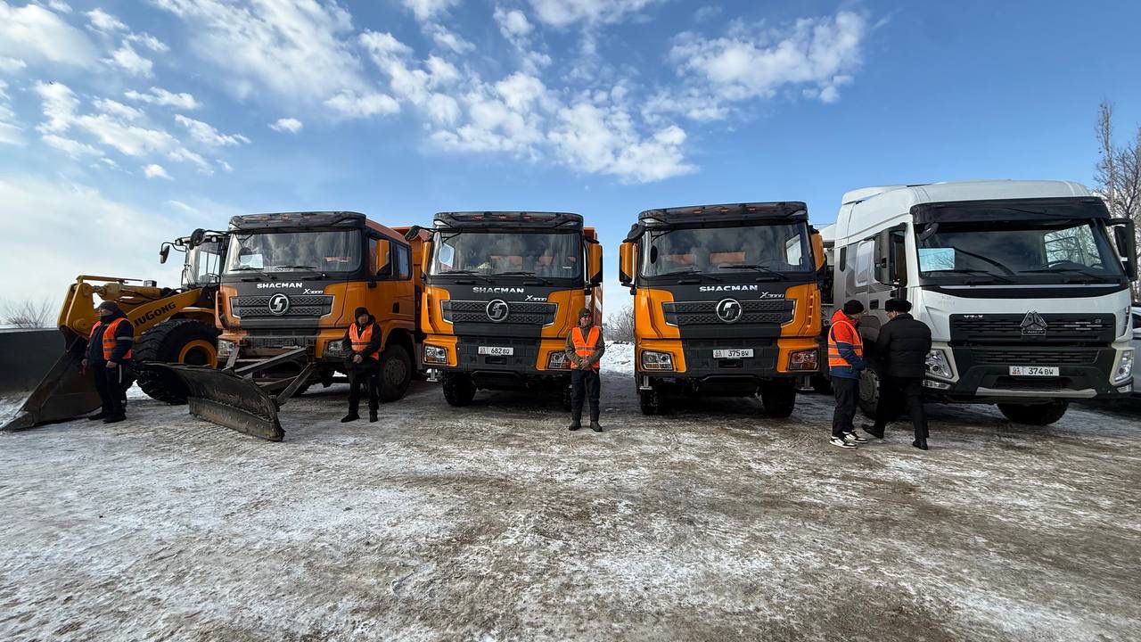Каракол шаардык жол чарба ишканасына алты жаңы техника алынды