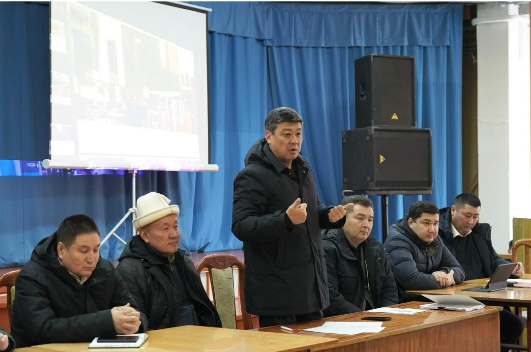 Майлуу-Суу лампа заводунун маселелери боюнча көчмө жыйын өттү