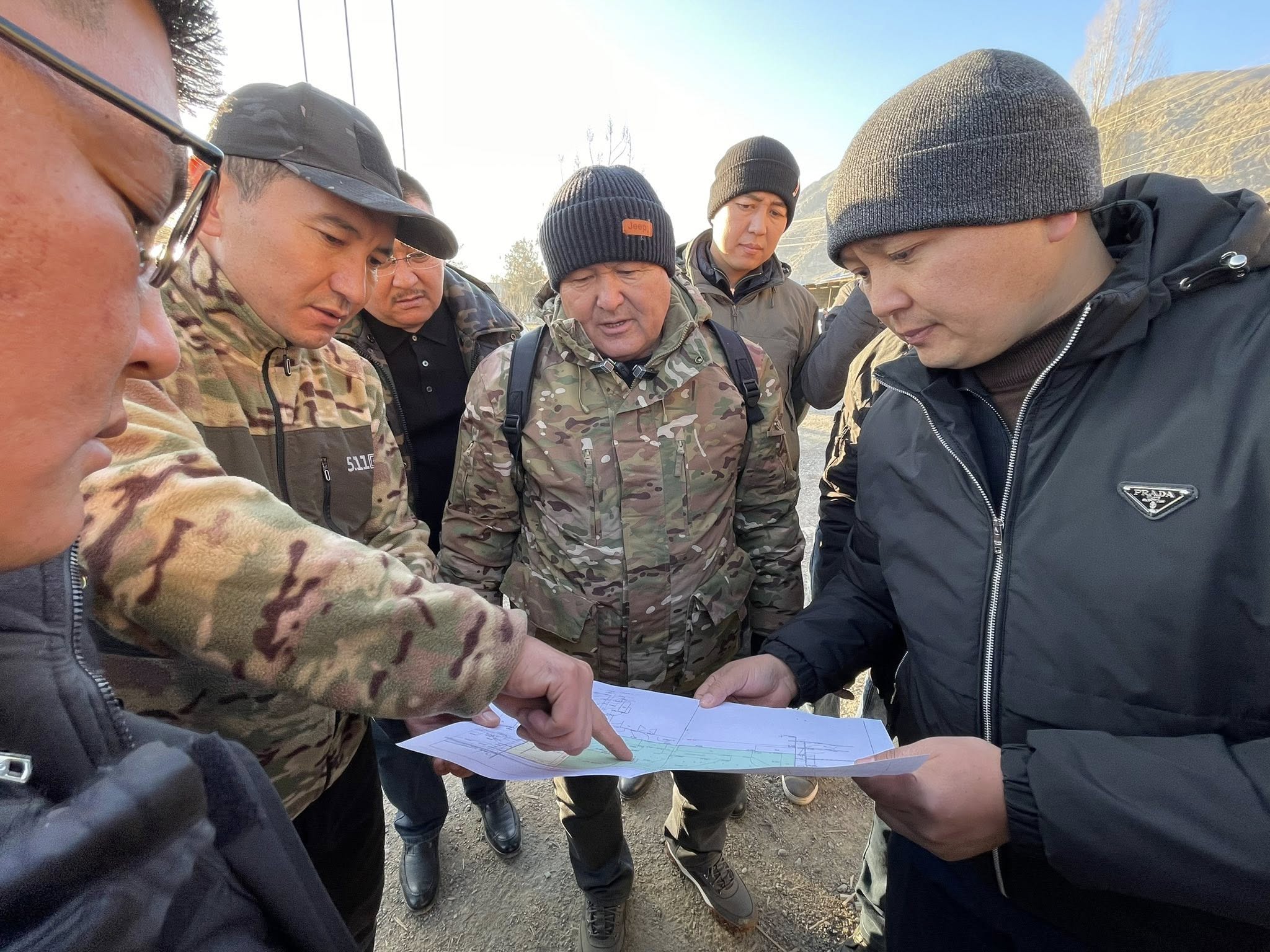 Ош шаарындагы үй-бүлөлүк балдар үйүн бүтүрүп чыккан балдар үйлүү болушат