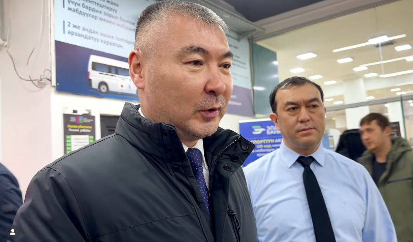 Каныбек Туманбаев Калкты тейлөө борборуна күтүүсүз текшерип барды